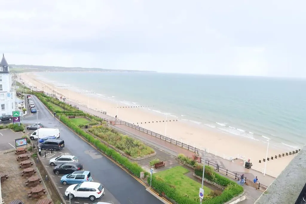 Farina No9, 2 Bedroom Sea View Apartment Sleeping 7 Guests Bridlington